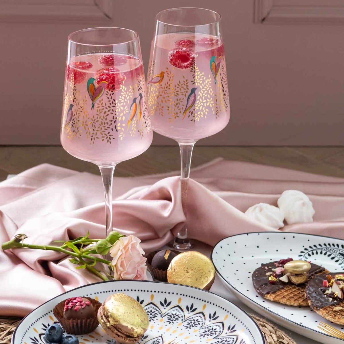 Sara Miller Chelsea Set of 2 Wine Glasses